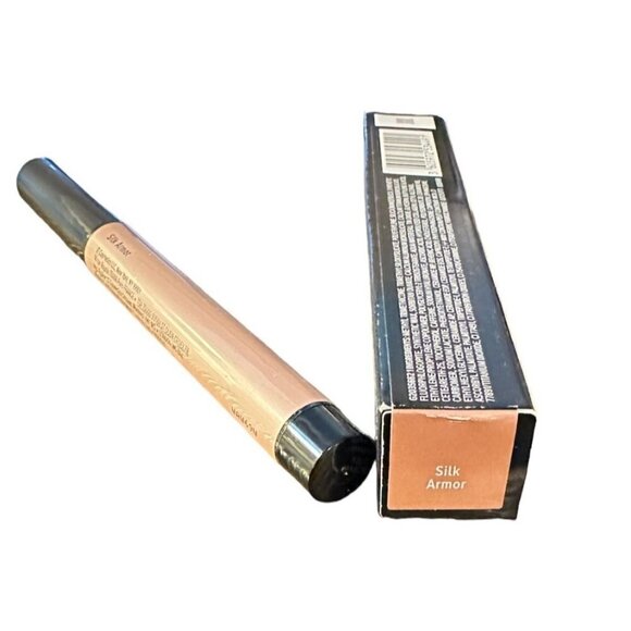 It Cosmetics SUPERHERO No Tug Shadow Stick Longwear Eyeshadow SILK ARMOR .05oz - Picture 4 of 5